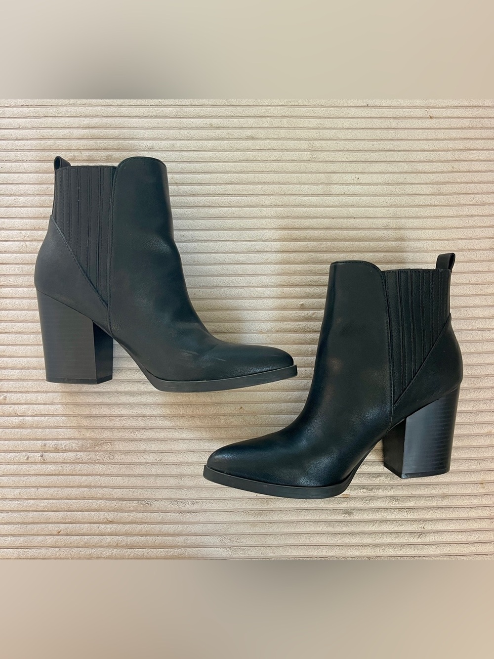 American Eagle Outfitters Black Bootie Heels Pointed Toe